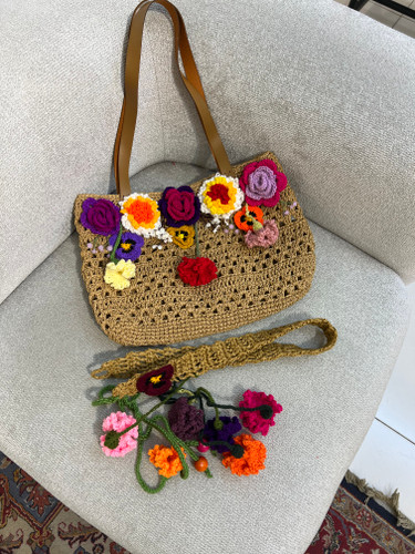 کیف رافیا زنانه دستبافت طرح باغ گل مدل تابستانی نسکافه ای
